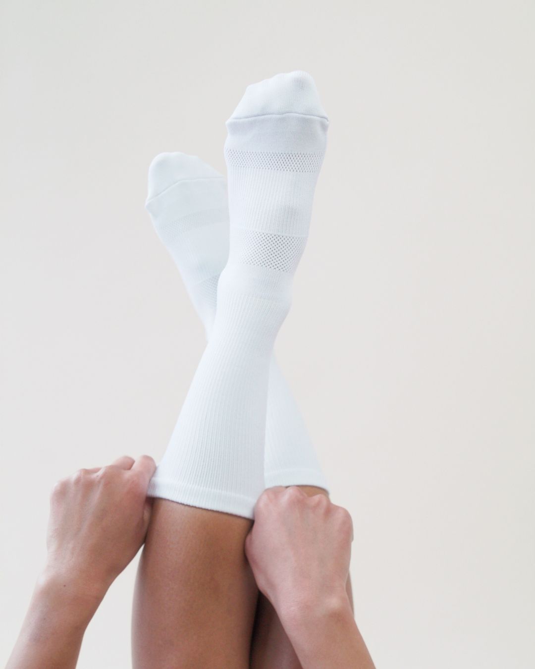 Cycling_Socks_White_Zinnia.jpg