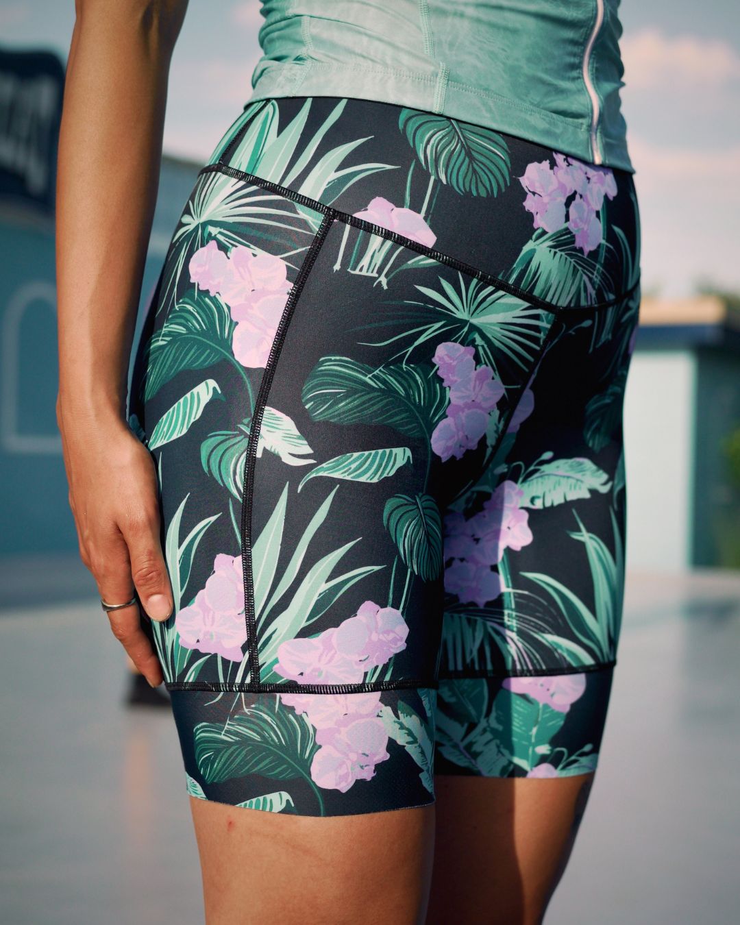 Performance Short - Midnight Lavender Tropical